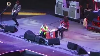Dave Grohl Broke His Leg in the Middle of a Concert But Kept on Playing
