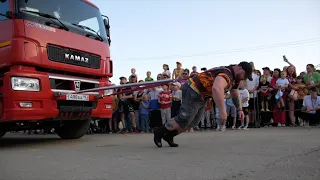 В Туапсе в честь дня района прошли турниры по жиму штанги лежа, армрестлингу и шоу силачей