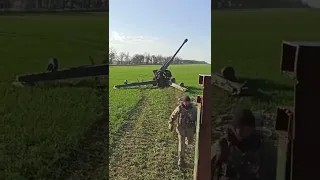 A Ukrainian 2A65 "Msta-B" 152.4 mm howitzer sees action on the Eastern front.