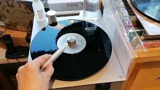 Plattenwaschmaschine von PRO-JECT, Vinyl soll sauber aufgelegt werden.