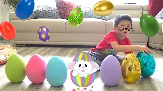 Easter Surprise Egg Hunt for kids with Troy