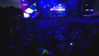 Afrojack playing Tiesto - Flight 643 (John Christian Remix) /w Take Over Control (acapella)