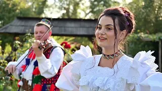 Adela Dobrican- Oi hori și-oi duce-o bine (Official Video)