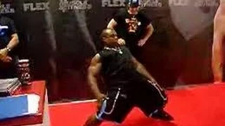 Melvin Anthony dances against 3 italians-old footage-