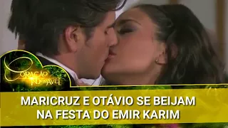 Coração Indomável - Maricruz e Otávio se beijam na festa do Emir Karim