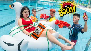 AMAZING SLEEP ON THE POOL PRANK BATTLE NERF Dr SeGirl Nerf Guns POPULAR ENTER JACKPOT LANDLADY PRANK