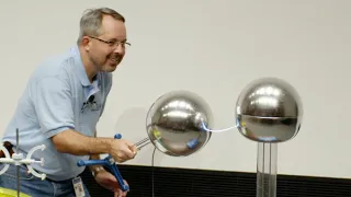 Fun with Static Electricity! - A Prequel to "Should a Person Touch 200,000 Volts?"