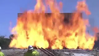 STRAW HOUSE BY JOOST CSIRO BUSHFIRE SIMULATION   FIRE SAFETY TEST