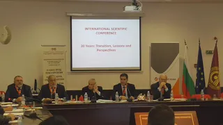 Доклад Михаила Хазина на пленарном заседании научной конференции в Болгарии