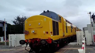 * Cambrian Coast Express and thrash! * Porthmadog Station and level crossing