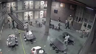 16 inmates charged after fight at Cook County Jail