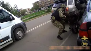 Жесткое задержание крупной ОПГ прошло в Арсеньеве силами группы спецназа "Гром" и ОМОНа