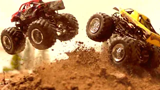 1/64 Hot Wheels Monster Trucks - Jump & Crash Compilation - Super Slow Motion 1000 fps