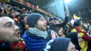 Ambiance dans le kop après le but de Chavarria lors de Lens-Nîmes