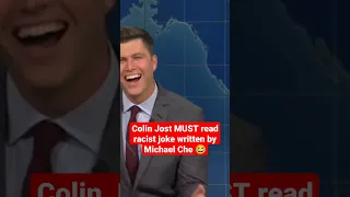 Colin Jost MUST read racist joke written by Michael Che again 😂