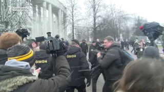 Hundreds Detained In Antigovernment Protests In Belarus