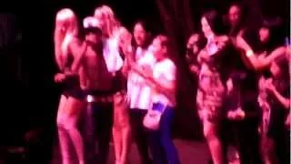 Tyga - Rack City Bitch -  Live in Melbourne - rapping with young fans