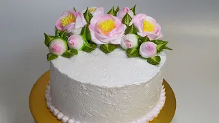 Идея украшения торта фантазийными цветами