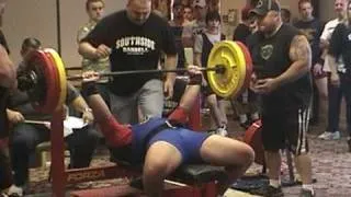 Randy Ryan breaks bench press record