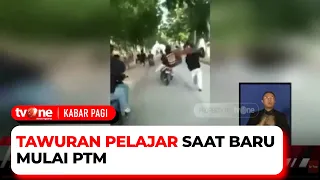 NGERI! Tawuran Antar Pelajar SMP di Karawang Saling Serang Pake Sajam, Dua Kena Bacok | tvOne