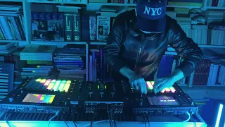 Alex Fain - Live techno ( with Akai Force X2 )