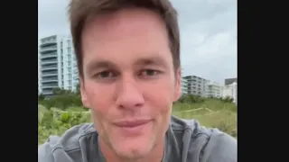 Tom Brady announces retirement