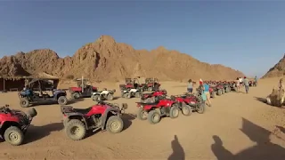 Привал в пустыне, стоянка бедуинов. Квадроциклы. Египет