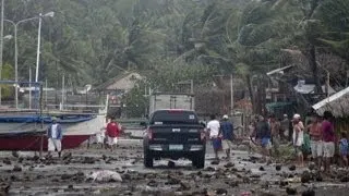Super Typhoon Haiyan Hits in the Philippines, Heads Towards Vietnam