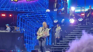 Cutting Crew - Gareth Moulton - Intro "(I Just) Died in Your Arms" - Veltins Arena - die 80er-live