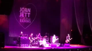 Joan Jett - I Hate Myself For Loving You (2019)