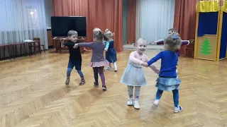 парный танец для малышей "Две маленькие крошки" (ясельная группа)