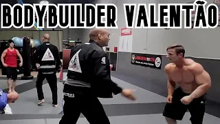 VALENTÃO INVADIU  ACADEMIA DE JIU JITSU E PERDE A CABEÇA