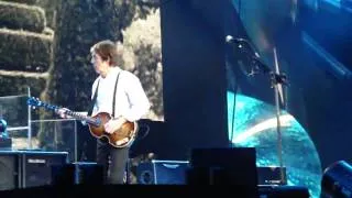 Paul McCartney - A Day In The Life / Give Peace A Chance (Berlin, 03. December 2009)