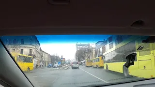 Вождение автомобиля по городу Львов от первого лица