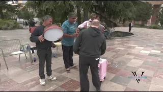 Tirana, improvvisato concertino di musica albanese: Lello perde la sua "grande occasione"