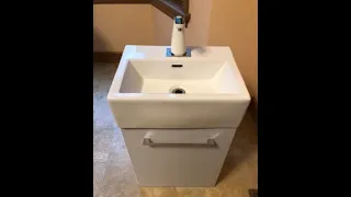 Off-grid sink with running water