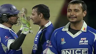 Crowd cheering Darshan's name while he is bowling Karnataka Bulldozers vs Bengal Tigers | CCL