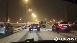 LADA Vesta, управляемость и проходимость по снегу в условиях города. Угроза ДТП. Новая версия.