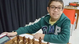 Faustino Oro, un nene argentino de 10 años, le ganó una partida de ajedrez al mejor del mundo