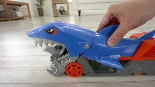 Hot Wheels City Shark Chomp Transport - Smyths Toys