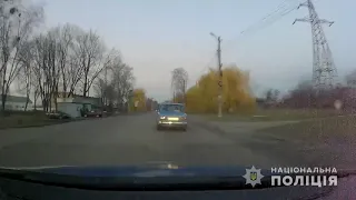 На Полтавщині нетверезий водій ВАЗу тікаючи від поліції в’їхав у електроопору