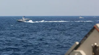 US-Marine vertreibt iranische Schnellboote mit Warnschüssen