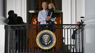 El discurso del 4 de julio del presidente de Estados Unidos, Joe Biden, enlutado y grave