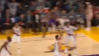 LeBron James just threw an INSANE no-look alley-oop to JaVale McGee!