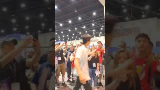 Riverdale Comiccon : Kj slapping Cole's Butt