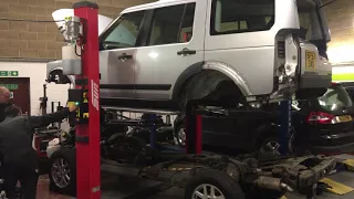 Land Rover Discovery 3 Body Removal