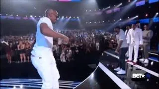 Jamie Foxx and Kevin Hart dancing