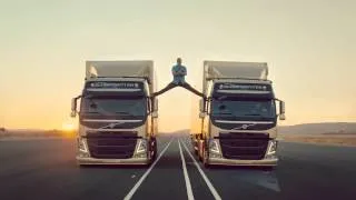 Шпагат Жан Клод Вандам на Volvo Trucks. Van Damme