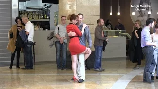 Real Russia. Tango flashmob in Moscow City.  Танго флешмоб в Москва Сити.