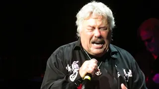 Tony Orlando - America (Neil Diamond cover) - 7/15/23 - Mohegan Sun Arena - Uncasville, CT